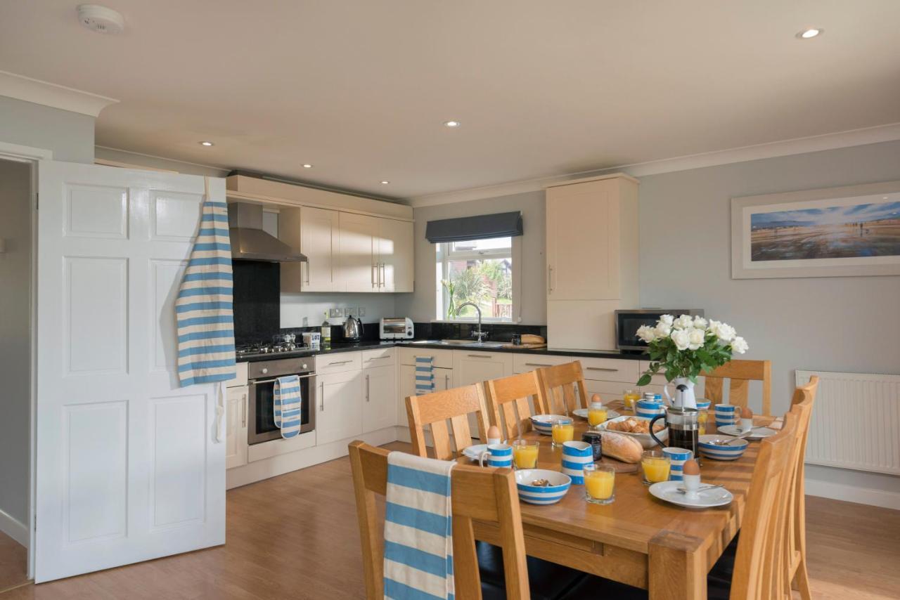 Fistral Hot Tub House For 8 On Retallack Resort New Quay Eksteriør bilde