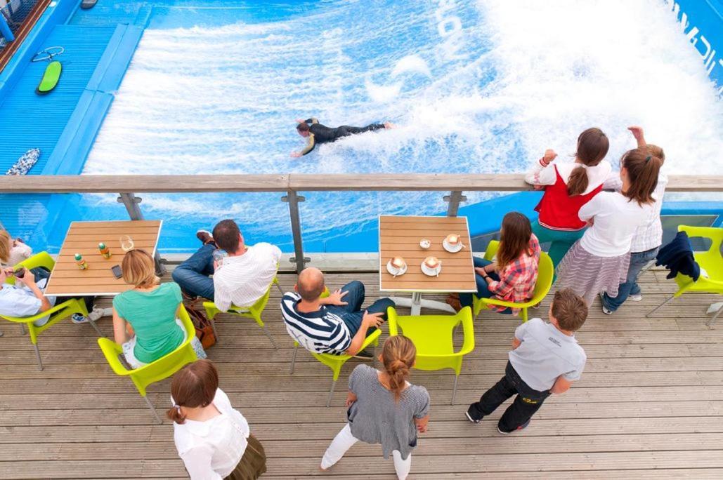 Fistral Hot Tub House For 8 On Retallack Resort New Quay Eksteriør bilde