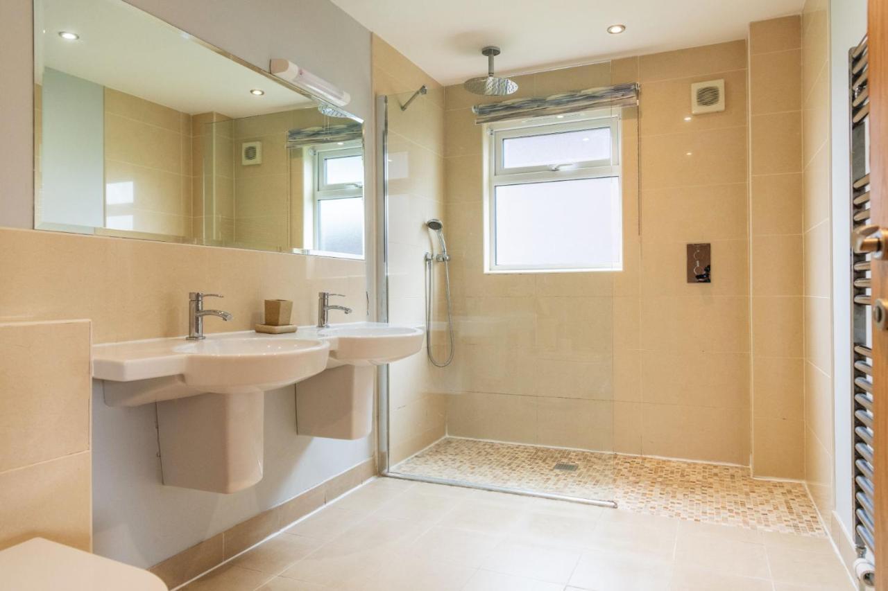 Fistral Hot Tub House For 8 On Retallack Resort New Quay Eksteriør bilde
