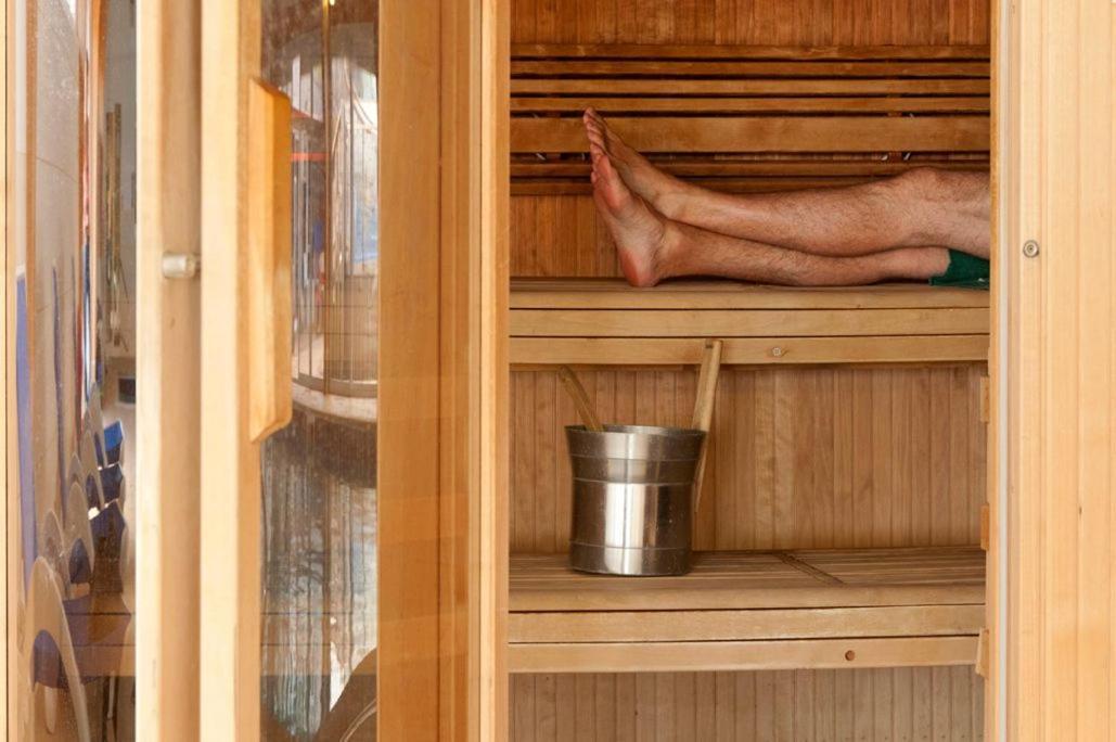 Fistral Hot Tub House For 8 On Retallack Resort New Quay Eksteriør bilde